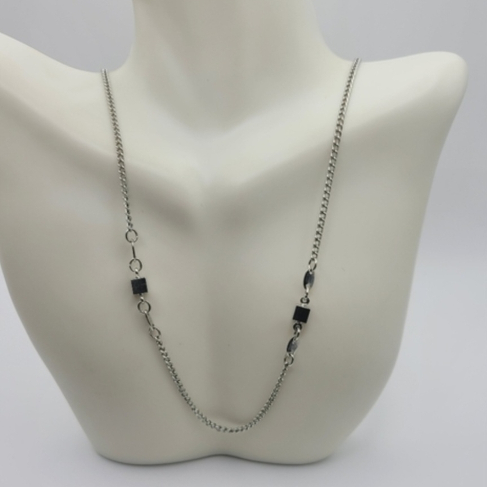 Silver Necklace With Solid Cube Accents - image 3